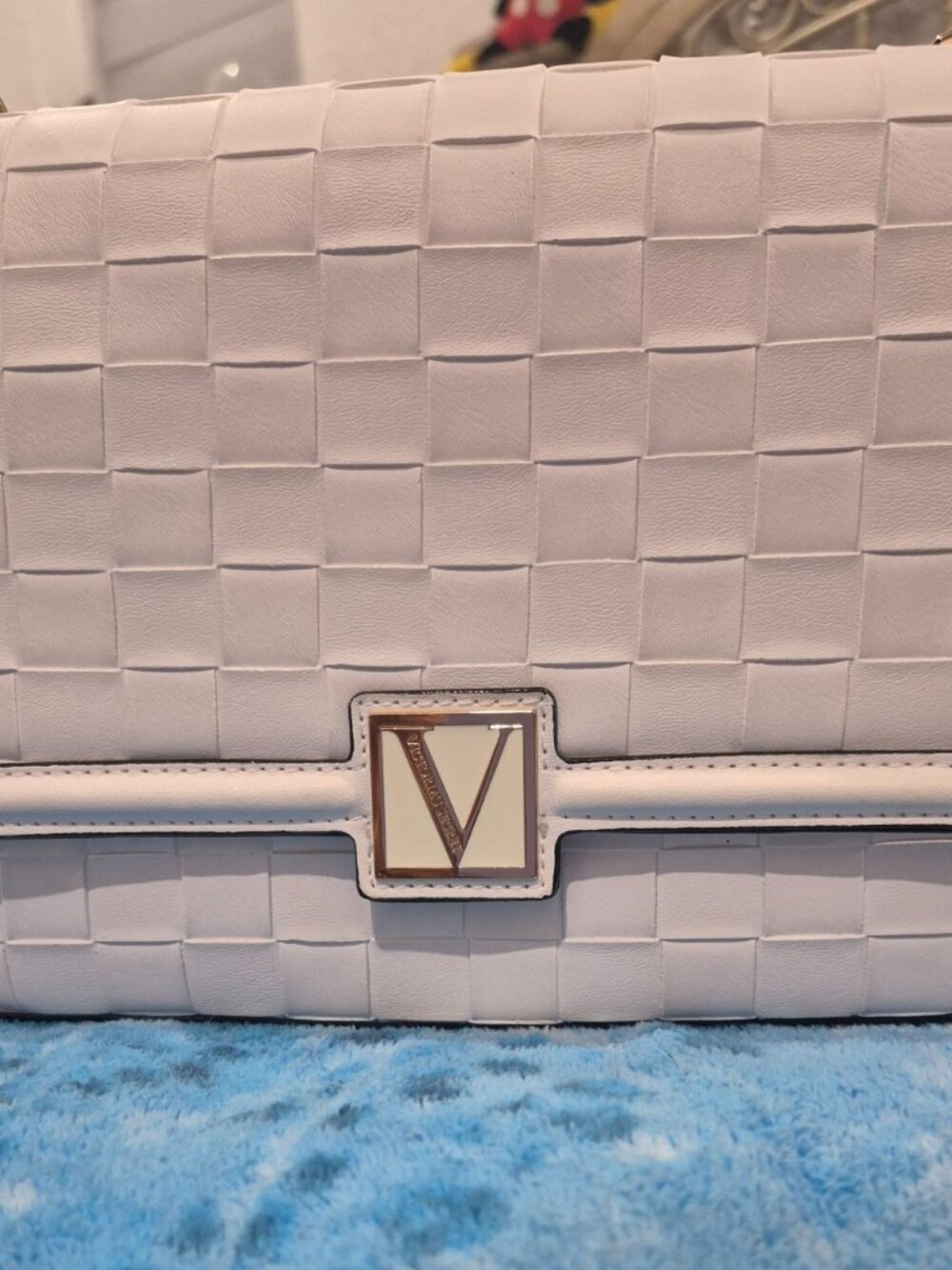 Bolso bandolera mediana de Victoria's Secret - Picture 11 of 15